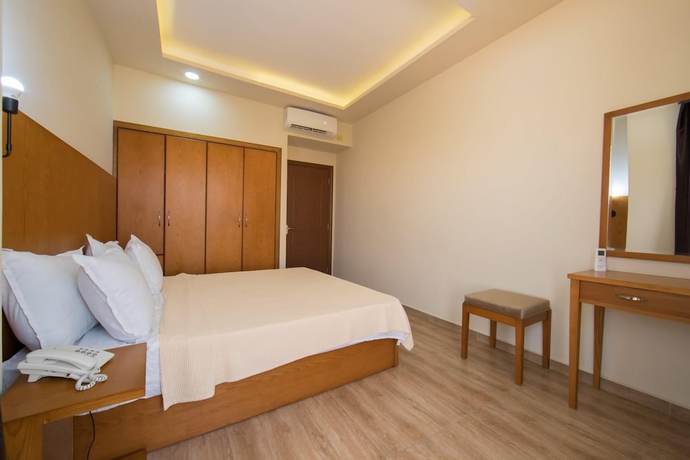 Imagen de la habitación del Hotel The Home, Sheikh Zayed City. Foto 15