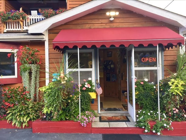 Imagen de los interiores del Hotel The Homestead Inn. Foto 18