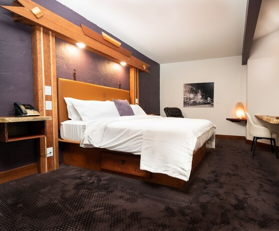 Imagen de la habitación del Hotel The Horton and Rooftop Lounge. Foto 15