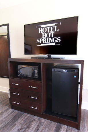 Imagen de la habitación del Hotel The Hot Springs. Foto 6