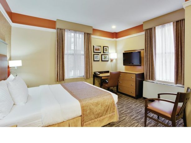 Imagen de la habitación del Hotel The Hotel @ Fifth Avenue. Foto 6