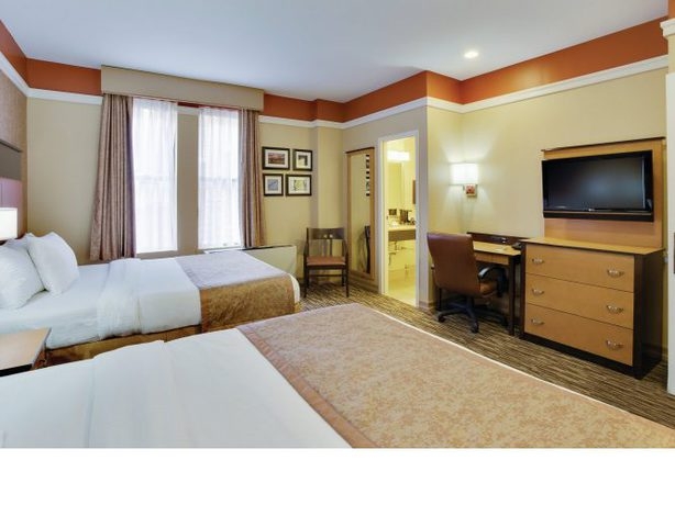 Imagen de la habitación del Hotel The Hotel @ Fifth Avenue. Foto 7