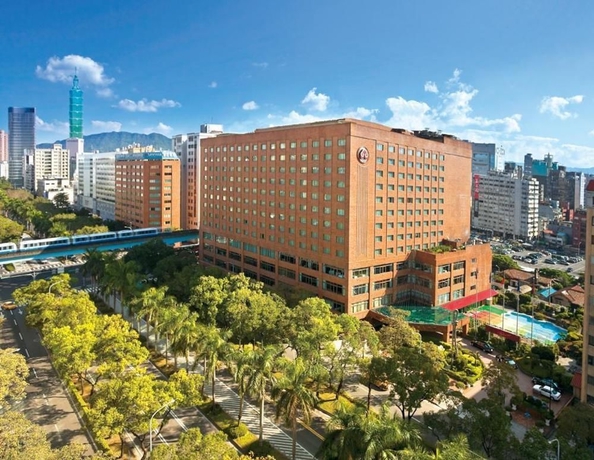 Imagen de los exteriores del Hotel The Howard Plaza Taipei. Foto 6