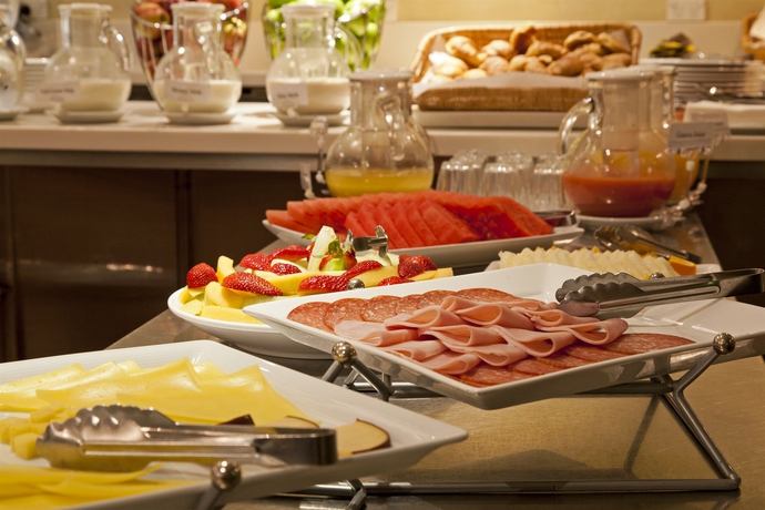 Imagen del bar/restaurante del Hotel The Howey. Foto 4