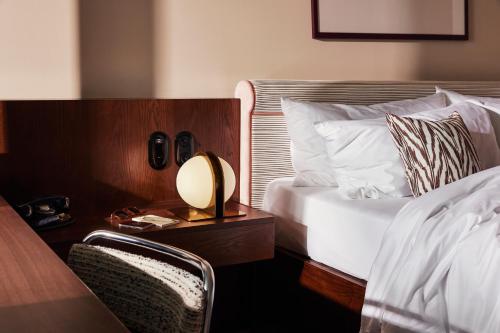 Imagen de la habitación del Hotel The Hoxton Brussels. Foto 12