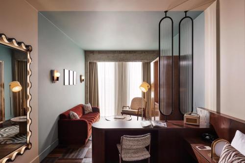 Imagen de la habitación del Hotel The Hoxton Brussels. Foto 18