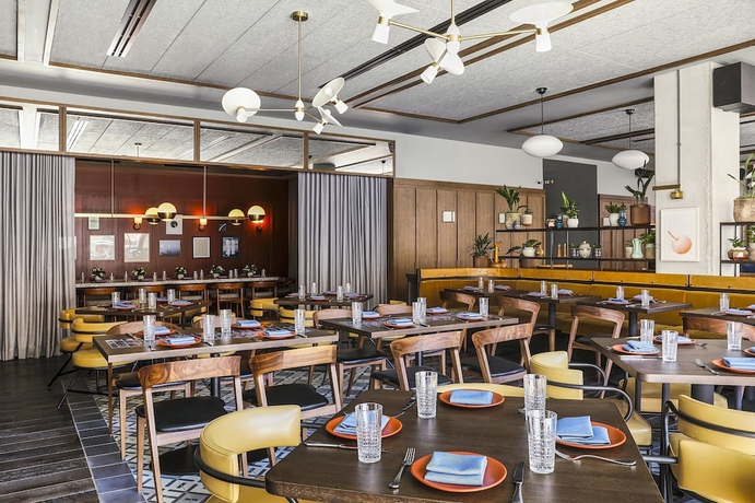 Imagen del bar/restaurante del Hotel The Hoxton Chicago. Foto 7