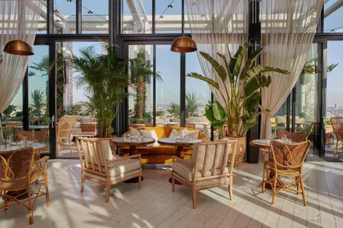 Imagen del bar/restaurante del Hotel The Hoxton Southwark. Foto 10