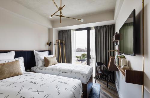 Imagen de la habitación del Hotel The Hoxton Williamsburg. Foto 14