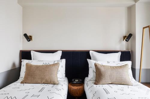 Imagen de la habitación del Hotel The Hoxton Williamsburg. Foto 16