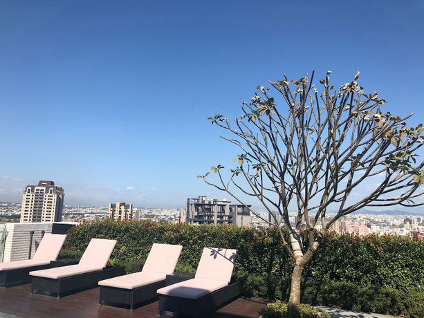Imagen de la piscina del Hotel The Huan Taichung. Foto 18