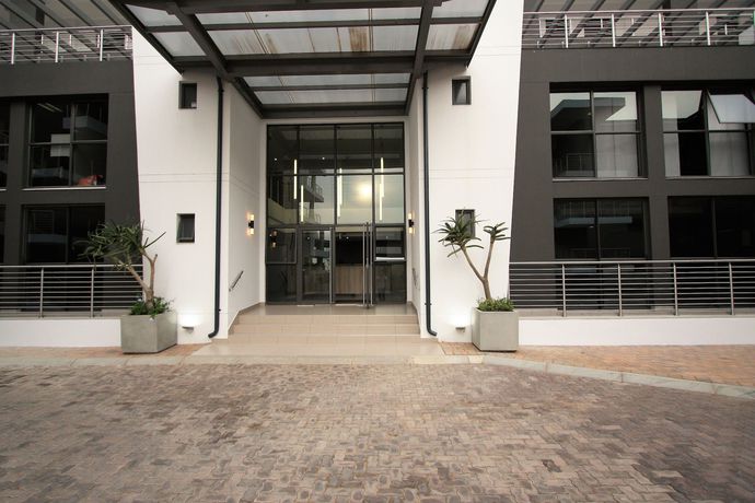 Imagen de los exteriores del Hotel The Hub, Johannesburgo. Foto 6