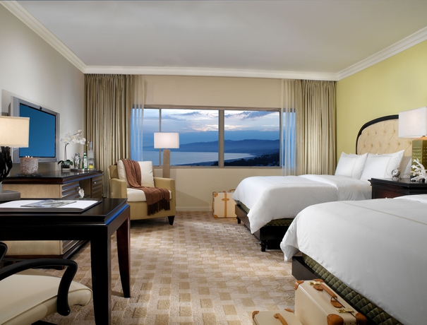 Imagen de la habitación del Hotel The Huntley. Foto 11