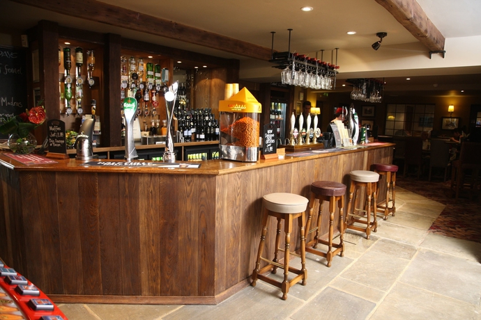 Imagen del bar/restaurante del Hotel The Huntsman Inn, Kirklees. Foto 5