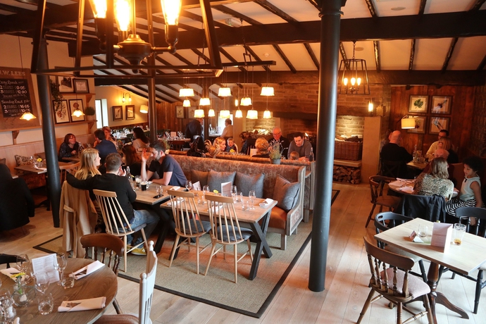 Imagen del bar/restaurante del Hotel The Huntsman Inn, Kirklees. Foto 7