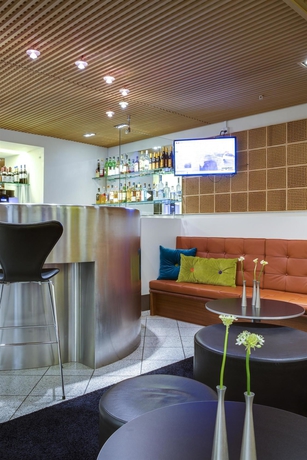 Imagen del bar/restaurante del Hotel The Huxley Copenhagen, Bw Premier Collection. Foto 3