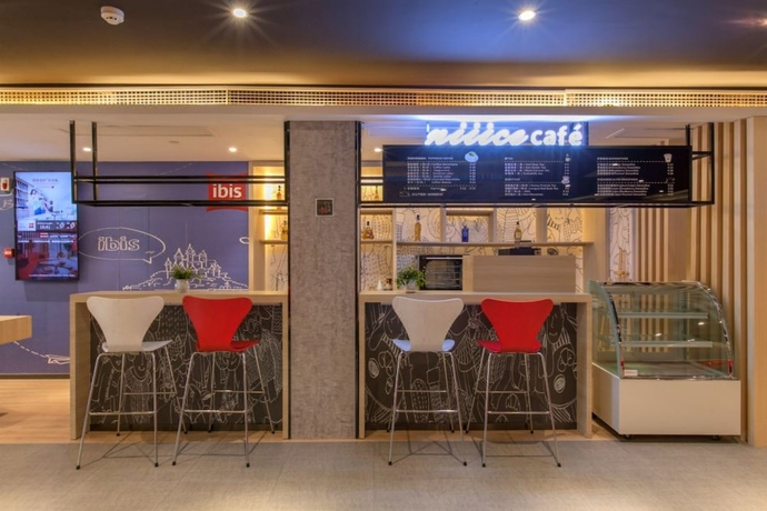 Imagen del bar/restaurante del Hotel The Ibis. Foto 1