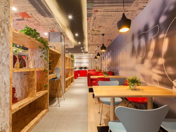 Imagen del bar/restaurante del Hotel The Ibis. Foto 2