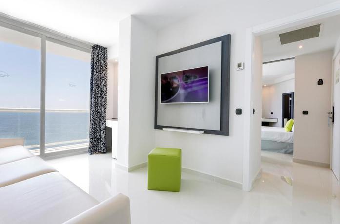 Imagen de la habitación del Hotel The Ibiza Twiins. Foto 5