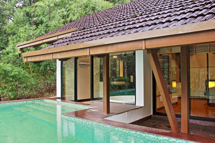 Imagen de la piscina del Hotel The Ibnii Spa Resort. Foto 29