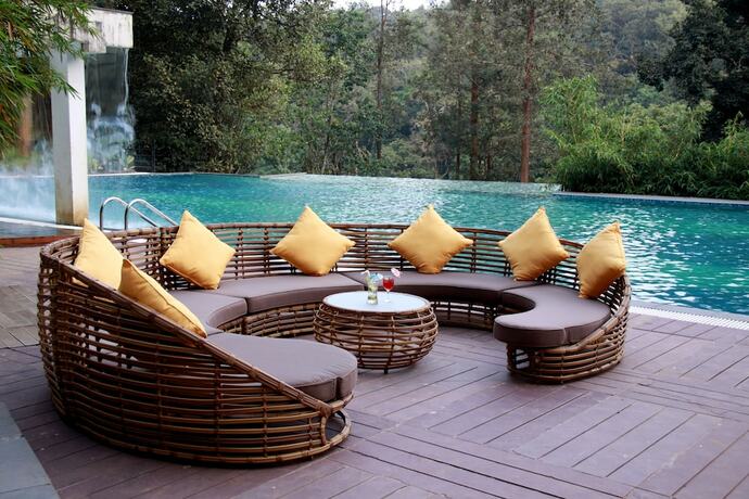 Imagen de la piscina del Hotel The Ibnii Spa Resort. Foto 34