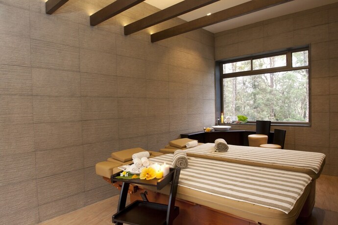 Imagen de la piscina del Hotel The Ibnii Spa Resort. Foto 36