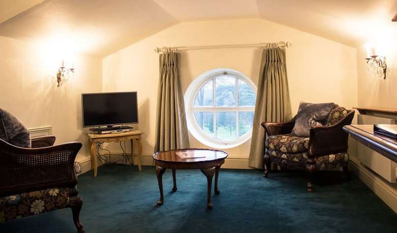 Imagen de la habitación del Hotel The Ickworth. Foto 10