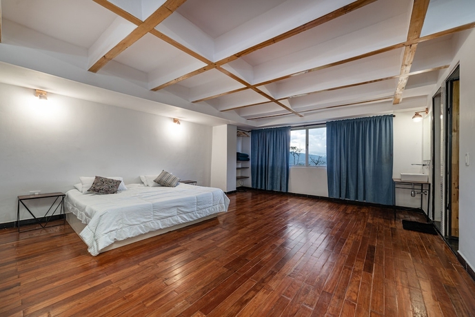 Imagen de la habitación del Hotel The Icon Resort. Foto 5