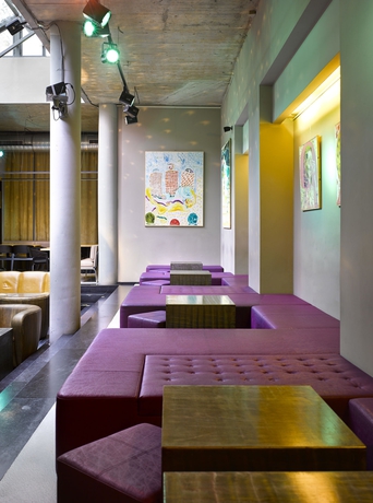 Imagen de los interiores del Hotel The Icon and Lounge. Foto 13