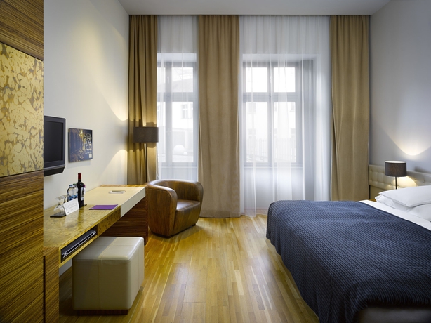 Imagen de la habitación del Hotel The Icon and Lounge. Foto 4