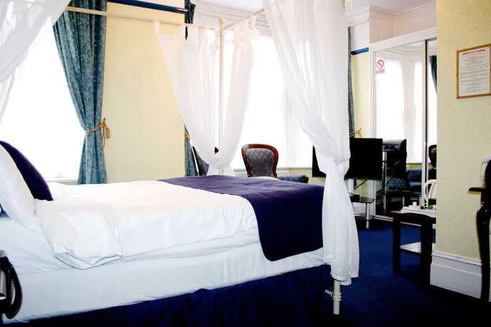 Imagen de los interiores del Hotel The Ilfracombe House. Foto 14