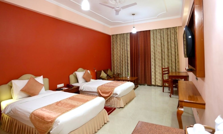 Imagen de la habitación del Hotel The Imperial Bodhgaya. Foto 8
