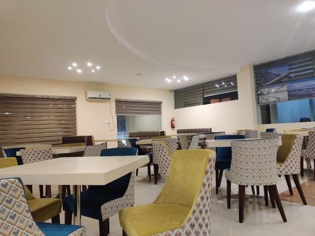 Imagen del bar/restaurante del Hotel The Imperial Bodhgaya. Foto 5