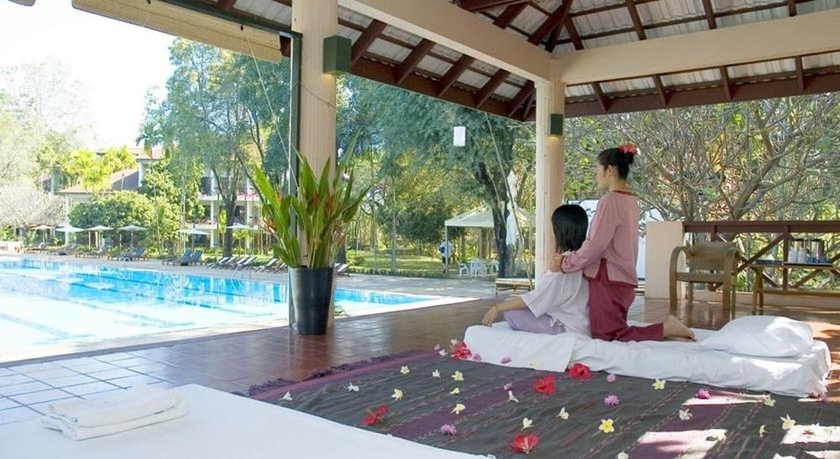 Imagen de la piscina del Hotel The Imperial Chiang Mai Resort and Sports Club. Foto 16