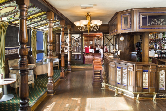 Imagen del bar/restaurante del Hotel The Imperial Crown. Foto 5