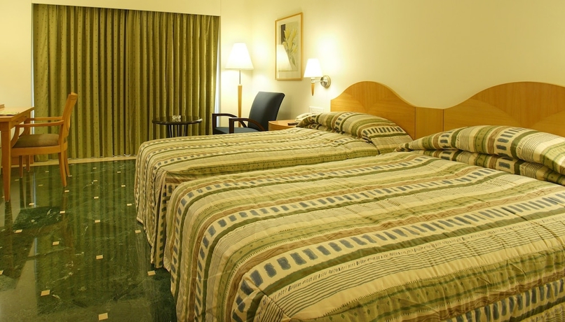 Imagen de la habitación del Hotel The Imperial Palace. Foto 2