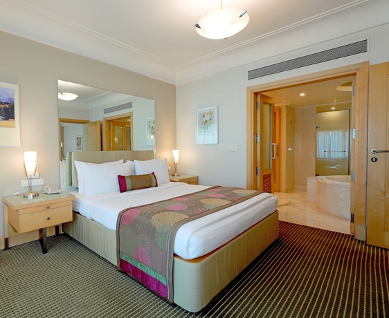 Imagen de la habitación del Hotel The Imperial Palace. Foto 10