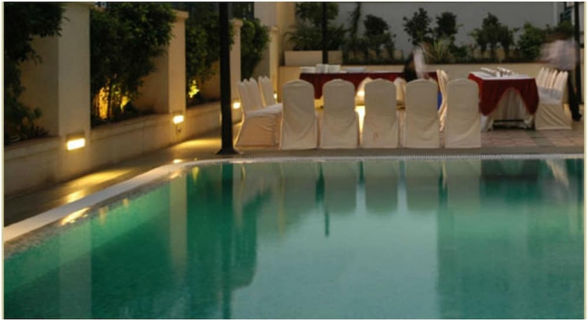Imagen de la piscina del Hotel The Imperial Palace. Foto 17