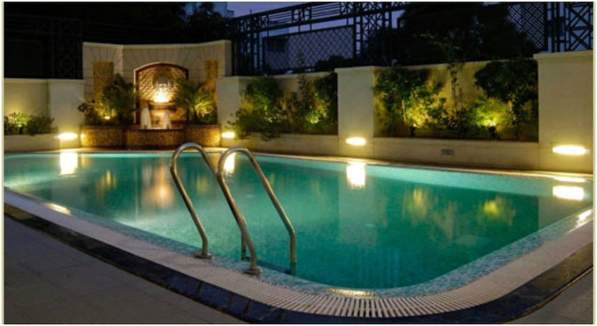 Imagen de la piscina del Hotel The Imperial Palace. Foto 18