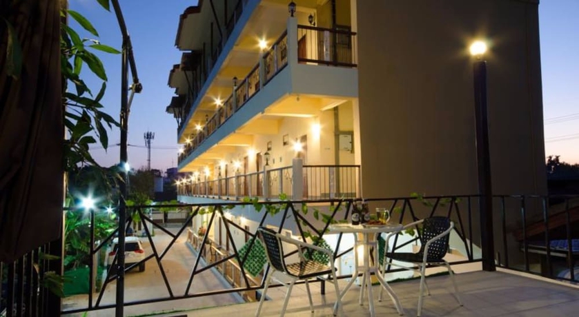 Imagen de los exteriores del Hotel The Impress Sisaket. Foto 15