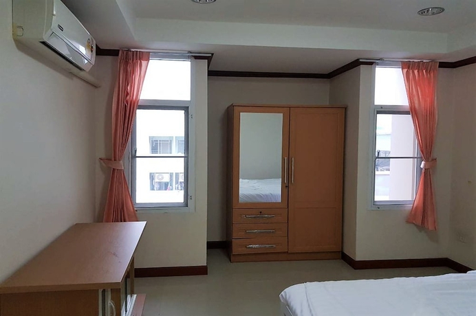 Imagen de la habitación del Hotel The Infinity 62. Foto 9