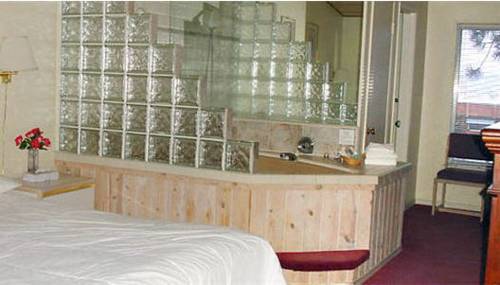 Imagen de la habitación del Hotel The Inn At Boatworks. Foto 13