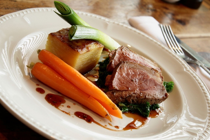 Imagen del bar/restaurante del Hotel The Inn At Lathones. Foto 2