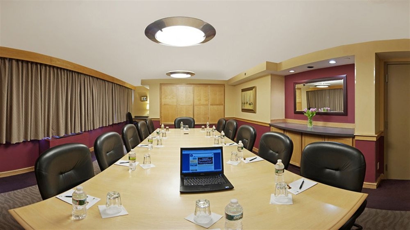 Imagen de los interiores del Hotel The Inn At Longwood Medical. Foto 12