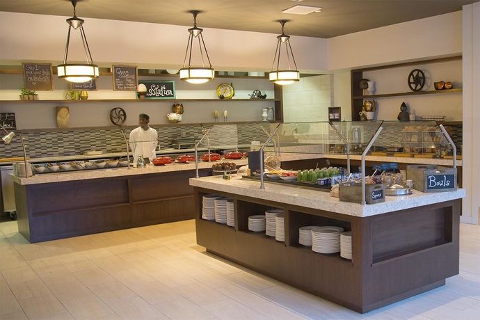 Imagen del bar/restaurante del Hotel The Inn At Penn, A Hilton. Foto 3