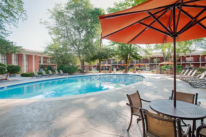 Imagen de la piscina del Hotel The Inn At Stone Mountain Park. Foto 6
