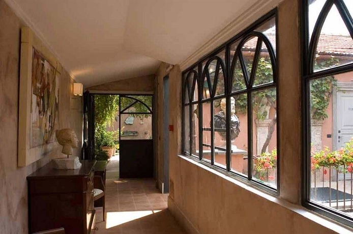 Imagen de los interiores del Hotel The Inn At The Roman Forum. Foto 8