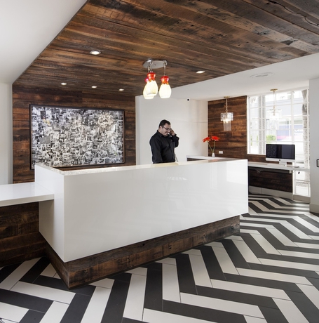 Imagen de los interiores del Hotel The Inn At Venice Beach. Foto 15