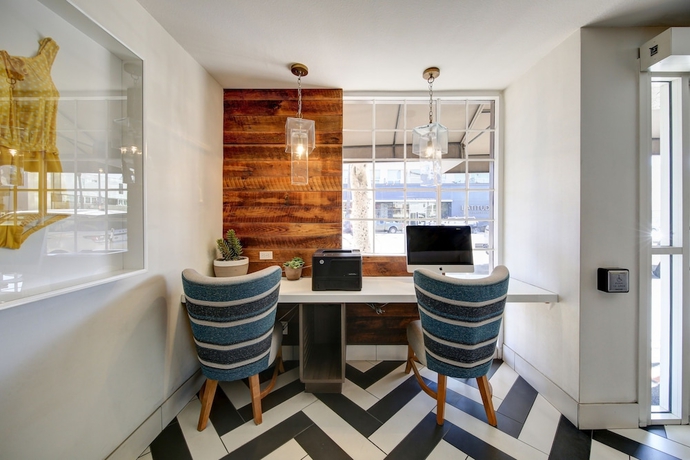 Imagen de los interiores del Hotel The Inn At Venice Beach. Foto 18