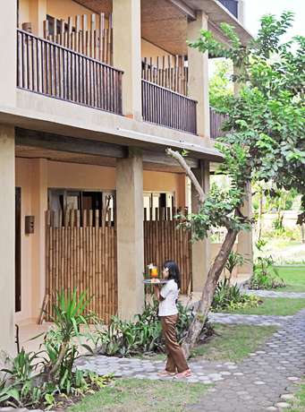 Imagen de los exteriores del Hotel The Inn By Sunsethouse. Foto 16